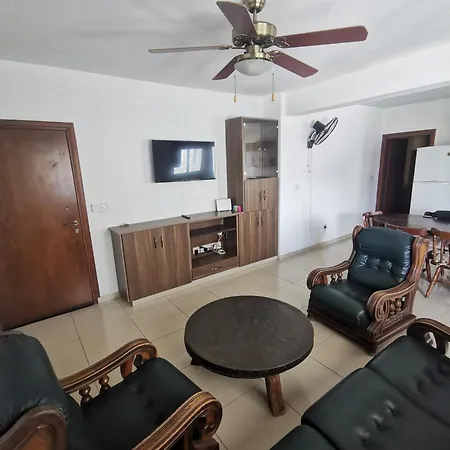 Downtown & Two-bedrooms Lejlighed Larnaca