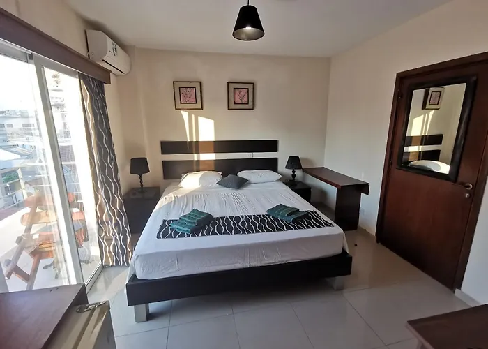 Downtown & Two-bedrooms לרנקה