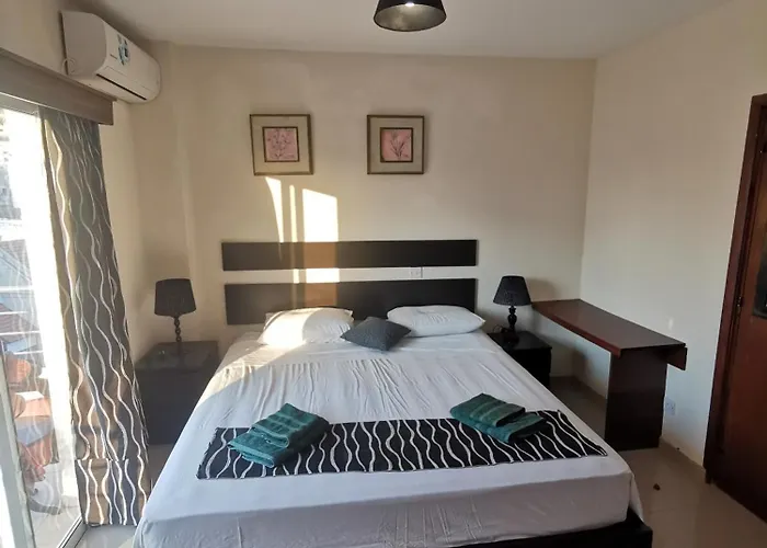 Downtown & Two-bedrooms * לרנקה