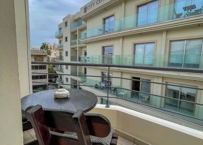 Downtown & Two-bedrooms דירה