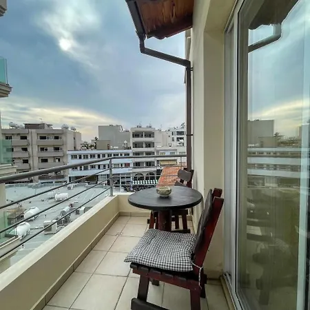 Downtown Apartment *