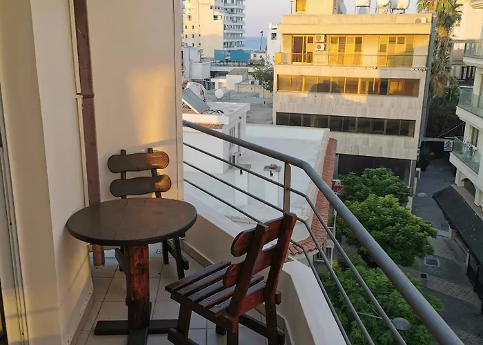 Downtown & Two-bedrooms Апартаменти *