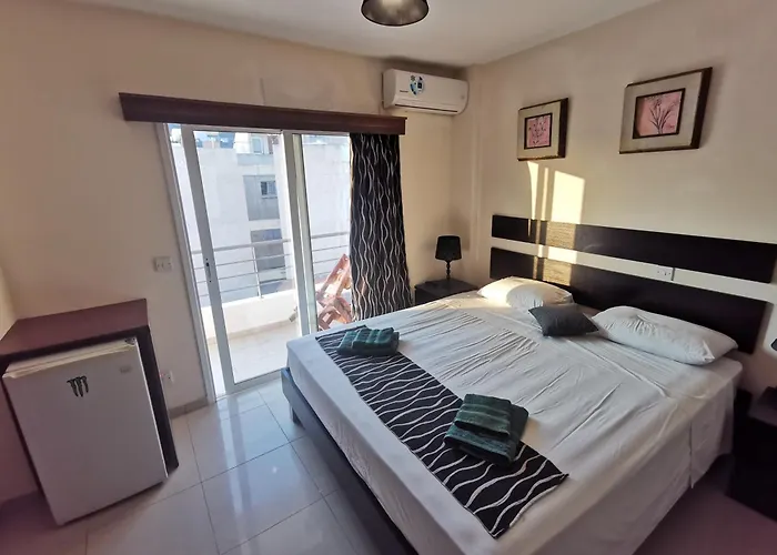 Downtown & Two-bedrooms Апартаменти