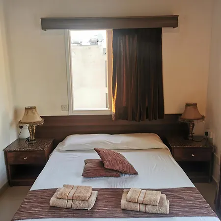 Downtown & Two-bedrooms * 拉纳卡