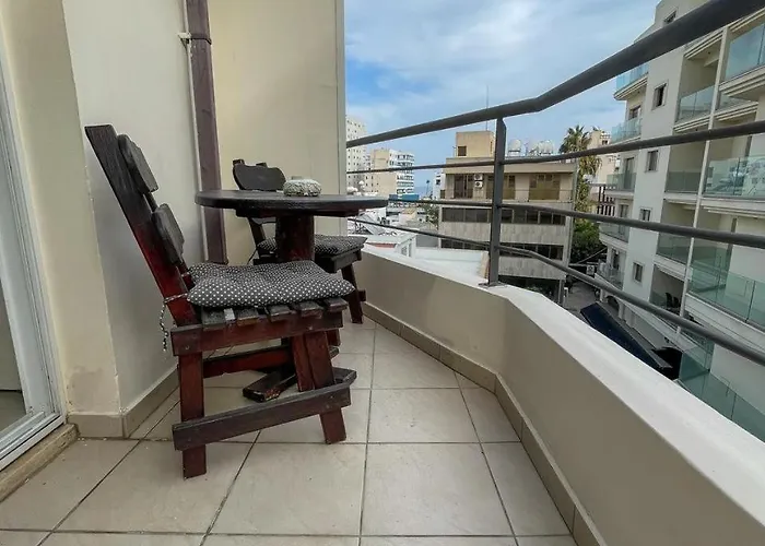 Downtown & Two-bedrooms Διαμέρισμα